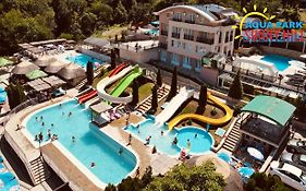 Sunny Hill Apartments & Aqua Park